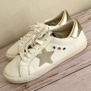 VINTAGE HAVANA Carla White Leather Gold Foil Taupe Star Sneakers 9 Good Codition